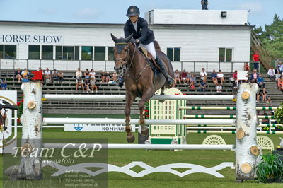 Showjumping
CSI3 Grand Prix Two Rounds - 1.50m
Nøgleord: karin martinsen;tailormade condara