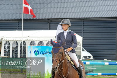 Absolut horses
Mb 130cvm
Nøgleord: rie rose lindegren roed;calalou