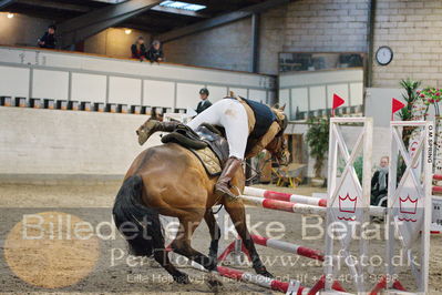 Fredericia Rideklub
Sprngstævne for hest
Nøgleord: freja bech jensen;vikjaersvangs mystery;styrt