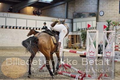 Fredericia Rideklub
Sprngstævne for hest
Nøgleord: freja bech jensen;vikjaersvangs mystery;styrt