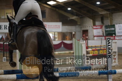 Vejle Rideklub
Sprngstævne for hest
Nøgleord: sara loft jensen;capacity cherinn