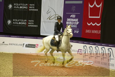 Showjumping
Nord-vest cup åpny 3-2-1
Nøgleord: rose matilde bastian-møller;castlefarm jimmy blue