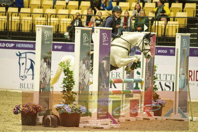 Showjumping
Nord-vest cup åpny 3-2-1
Nøgleord: karoline jepsen  larsen;mariko