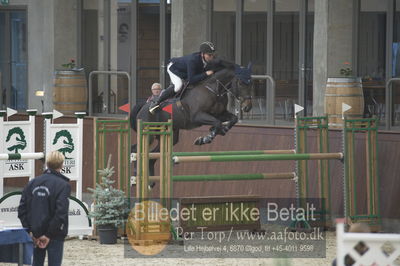 Dansk Rideforbunds Championats finaler 2018
Dansk Rideforbunds Championats finaler 2018 spring 6års.
Nøgleord: saharis favourite carlos;daniel cassoe jacobsen