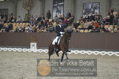 Dansk Rideforbunds Championats finaler 2018 dressur
Dansk Rideforbunds Championats finaler 2018
5 års præmie - 6års klassen
Nøgleord: jan møller Christensen;hesselhøj donkey boy