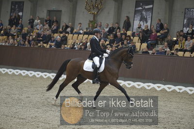 Dansk Rideforbunds Championats finaler 2018 dressur
Dansk Rideforbunds Championats finaler 2018
5 års præmie - 6års klassen
Nøgleord: jan møller Christensen;hesselhøj donkey boy