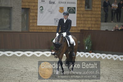 Dansk Rideforbunds Championats finaler 2018 dressur
Dansk Rideforbunds Championats finaler 2018
5 års præmie - 6års klassen
Nøgleord: jan møller Christensen;hesselhøj donkey boy