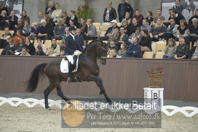 Dansk Rideforbunds Championats finaler 2018 dressur
Dansk Rideforbunds Championats finaler 2018
5 års præmie - 6års klassen
Nøgleord: manuel springhetti;adoro 8