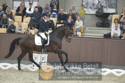 Dansk Rideforbunds Championats finaler 2018 dressur
Dansk Rideforbunds Championats finaler 2018
5 års præmie - 6års klassen
Nøgleord: manuel springhetti;adoro 8