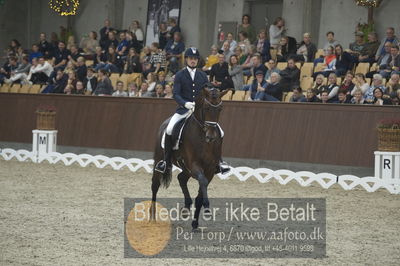 Dansk Rideforbunds Championats finaler 2018 dressur
Dansk Rideforbunds Championats finaler 2018
5 års præmie - 6års klassen
Nøgleord: manuel springhetti;adoro 8