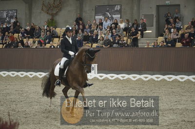 Dansk Rideforbunds Championats finaler 2018 dressur
Dansk Rideforbunds Championats finaler 2018
5 års præmie - 6års klassen
Nøgleord: severo jurado lopez;d'avie