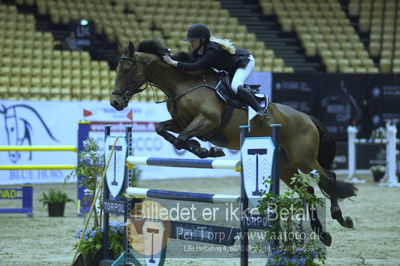 Showjumping
junior 135cm
Nøgleord: emilie mosegaard christiansen;serupgaards corona