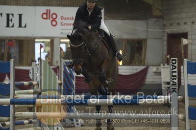 Vejle Rideklub
Sprngstævne for hest
Nøgleord: sara loft jensen;capacity cherinn