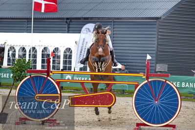 Absolut horses
2. kval og finale Agria DRF Mesterskab U18 - MA2 Springning Heste (140 cm)
Nøgleord: line busk heltborg;gaville