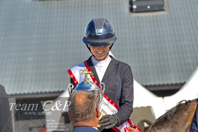 Absolut horses
2. kval. og finale Agria DRF Mesterskab U25 - S1 + S2 Springning Heste
Nøgleord: bennedikte rie truelsen;lap of honour;ceremoni