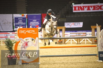 Jydske bank box
FEI Ponies Jumping Trophy GP (238.2.2a-GP) 1.30m
Nøgleord: rasmus asland;poetics floura