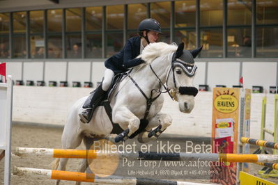 B - Stævne spring
Ponylandsstæne
Nøgleord: karoline sloth kjær;mr grey