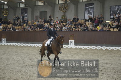 Dansk Rideforbunds Championats finaler 2018 dressur
Dansk Rideforbunds Championats finaler 2018
5 års præmie - 6års klassen
Nøgleord: højvangs delta t;dennis holst