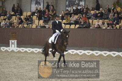 Dansk Rideforbunds Championats finaler 2018 dressur
Dansk Rideforbunds Championats finaler 2018
5 års præmie - 6års klassen
Nøgleord: lammehavens brother;henrik christensen