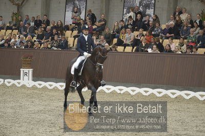 Dansk Rideforbunds Championats finaler 2018 dressur
Dansk Rideforbunds Championats finaler 2018
5 års præmie - 6års klassen
Nøgleord: manuel springhetti;adoro 8