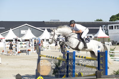 ridehesten csio3 140cm
Showjumping
Nøgleord: kristian skovrider;lykkeshøjs cassander